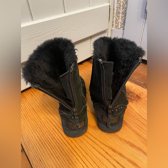 Ugg boots black with zipper and studs - Picture 4 of 7